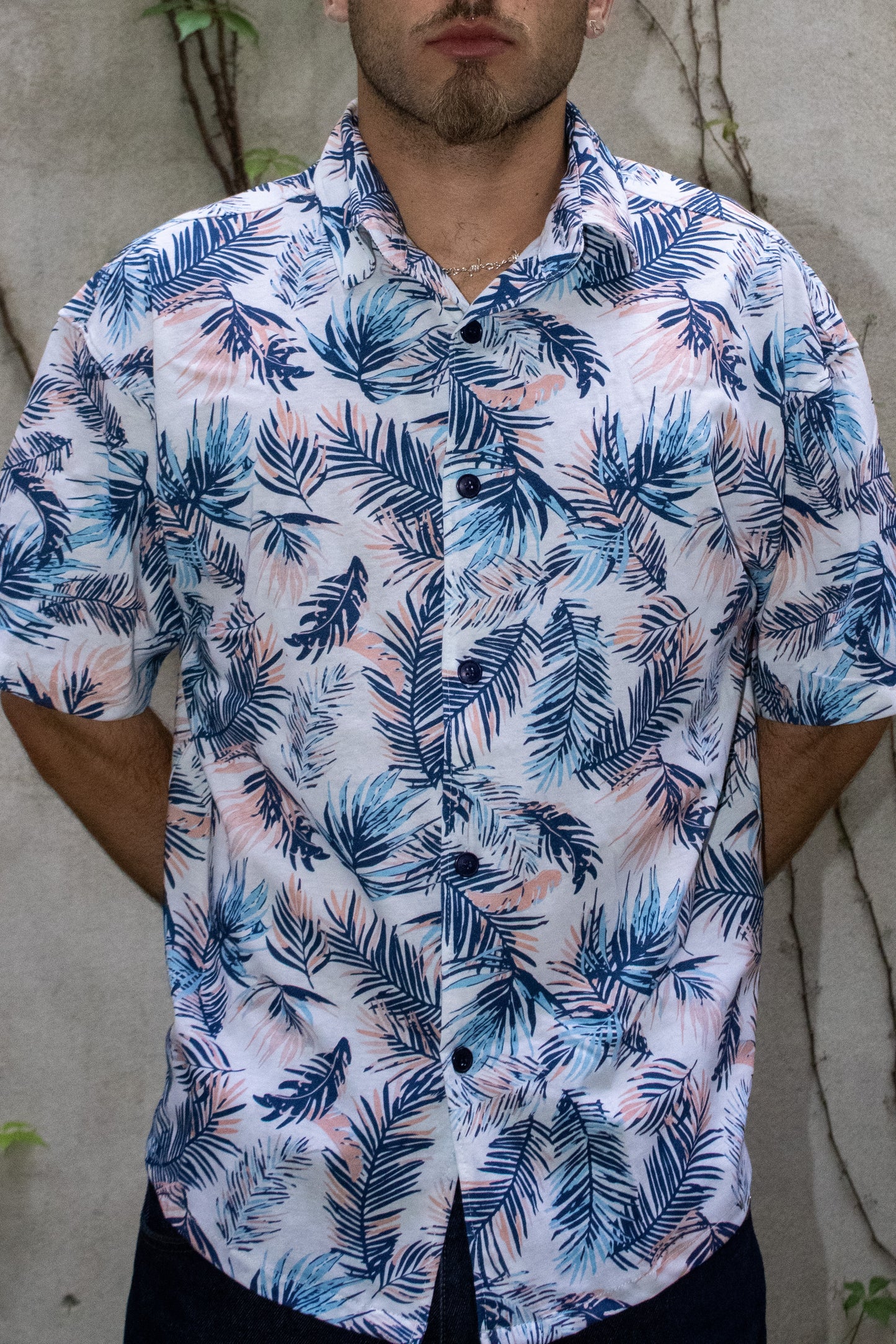 Camisa manga curta estampada palm leaf