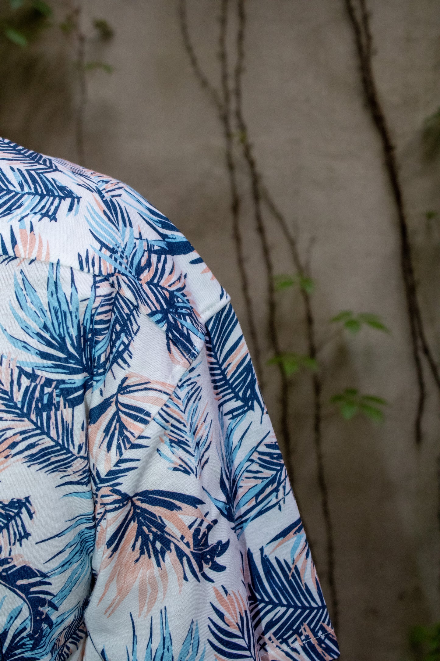Camisa manga curta estampada palm leaf
