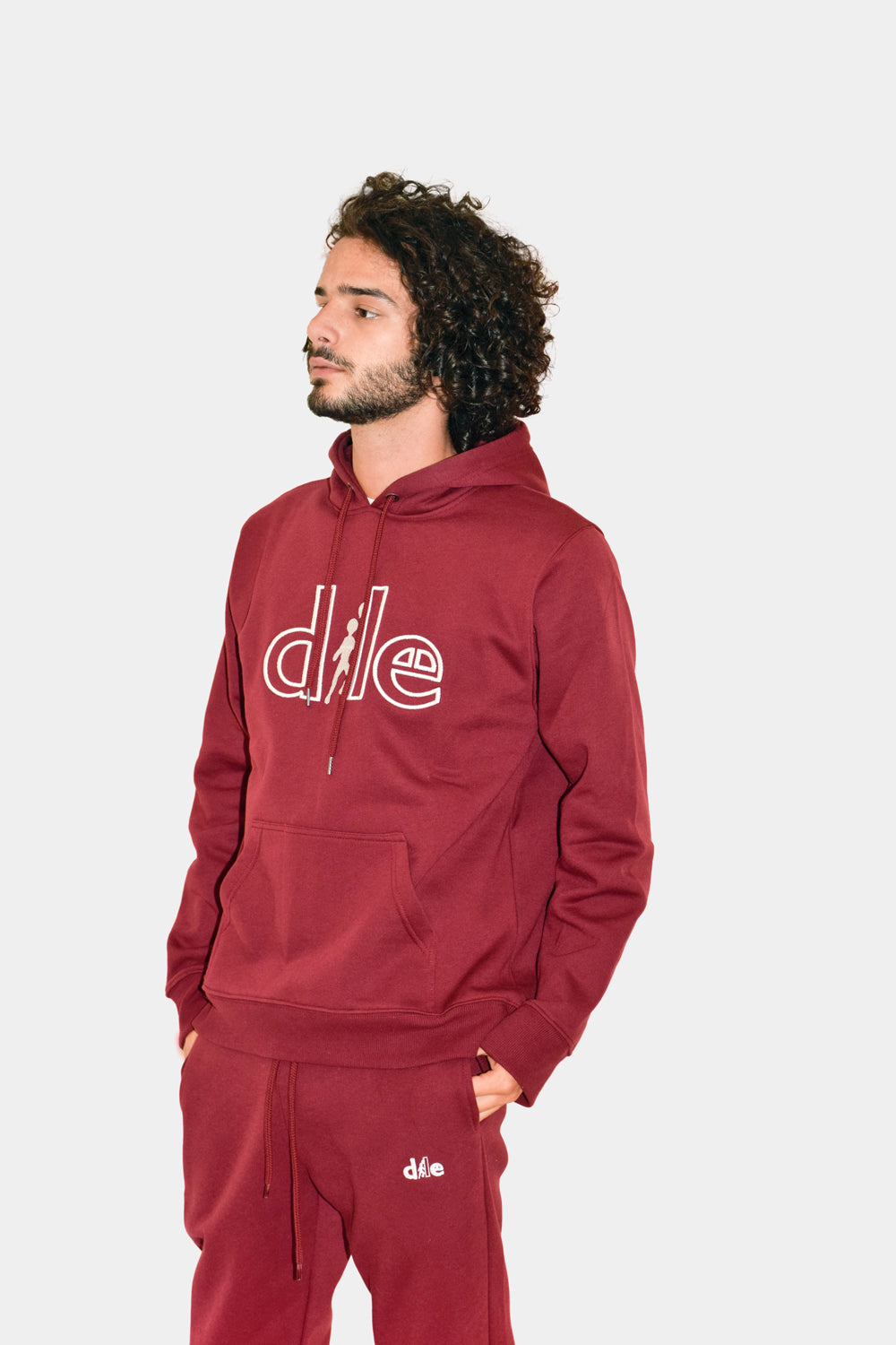 Hoodie logotipo bordado - dile