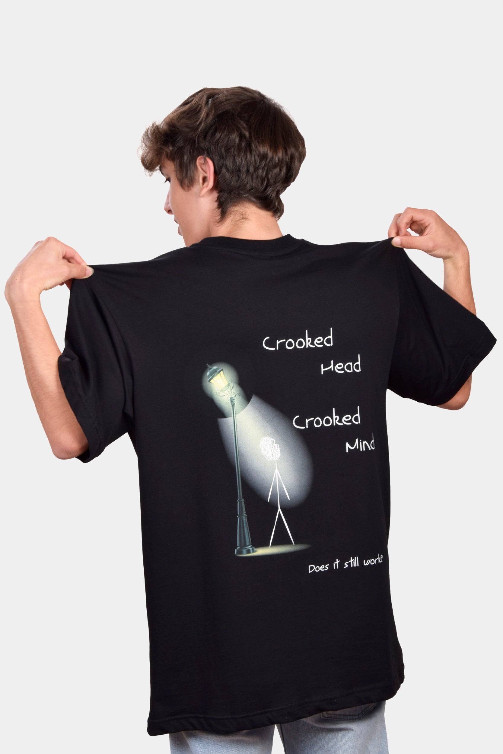 T-shirt oversize preta crooked mind - dile