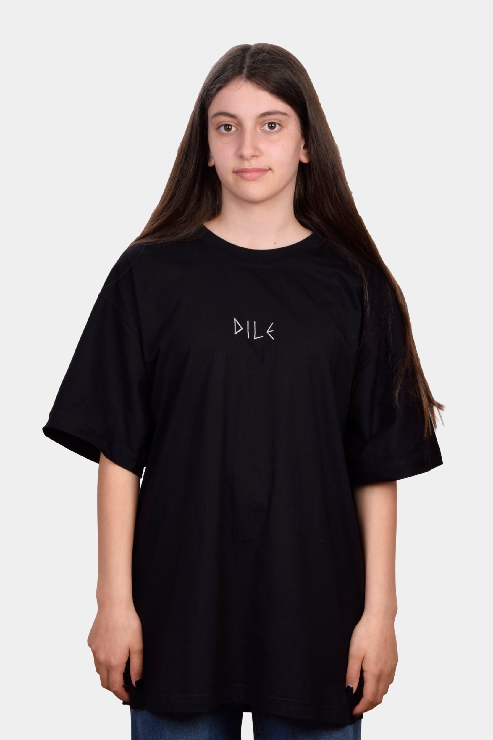 T-shirt oversize preta com DILE bordado - dile