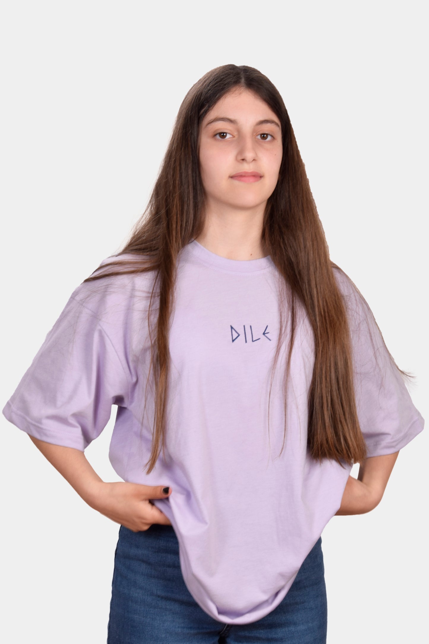 T-shirt oversize lilás com DILE bordado - dile